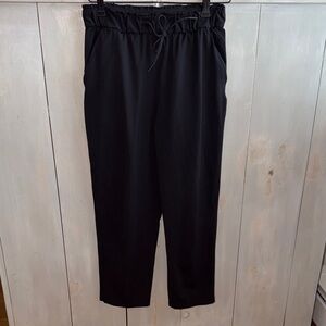 Lululemon On the Fly crops - size 6